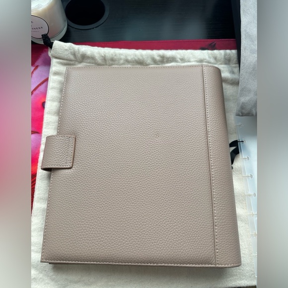 Moterm - HP Classic Leather Planner Cover - Taupe - Picture 5 of 9